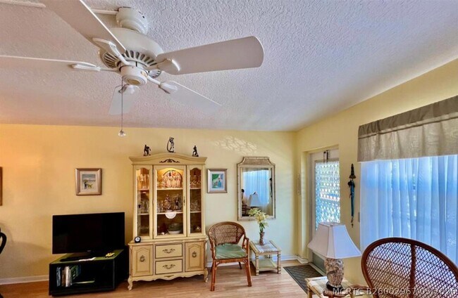 Photo - 39 Harwood B