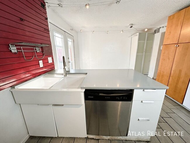 Photo - 218 W Rockrimmon Blvd