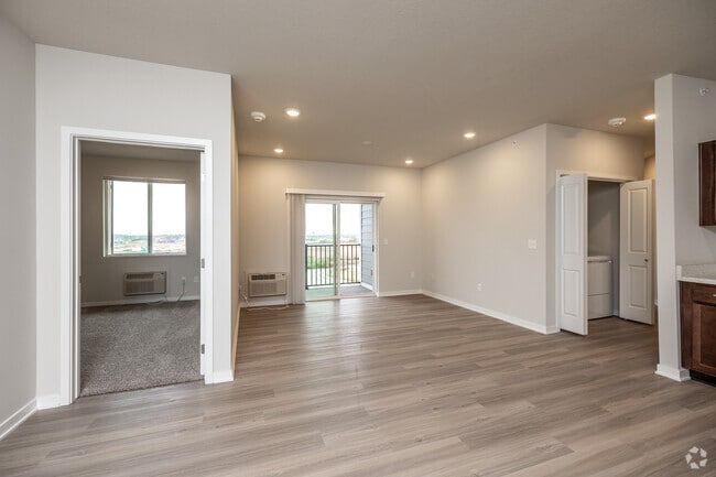3BR, 2BA - 1,181SF - Denali - Living Room