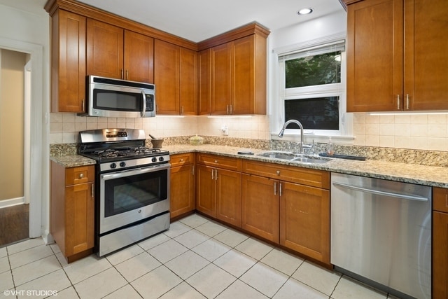 Photo - 5016 N Mango Ave Unidad 01