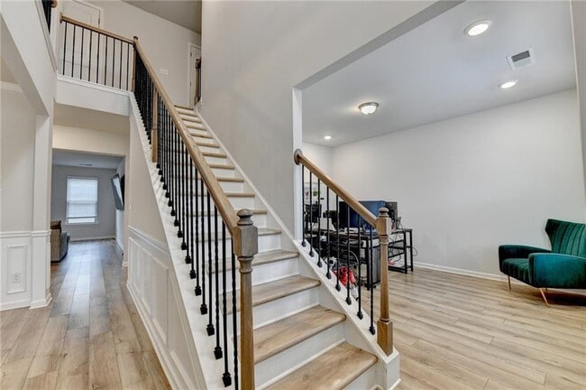 Photo - 115 Eleanora Pk