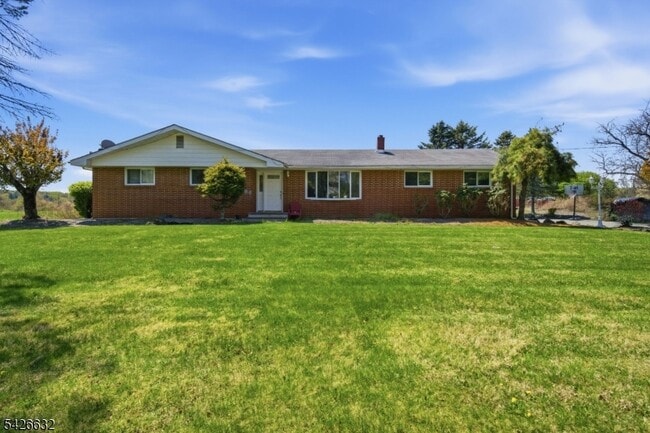 Building Photo - 131 Califon Rd