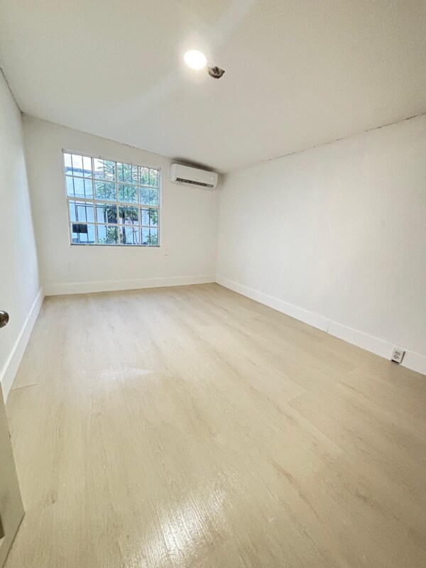 Photo - 2035 NW 26th St Unit 2