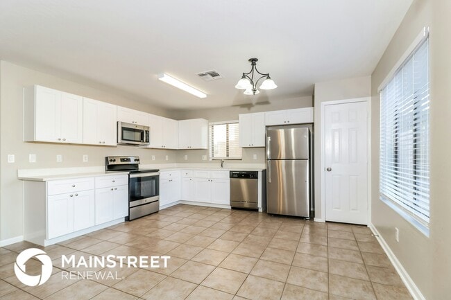 Photo - 10622 W Alvarado Rd