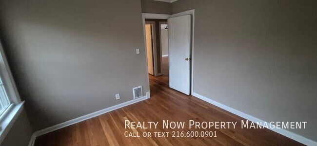 Photo - 3634 Glencairn Rd Unit 3634-UP