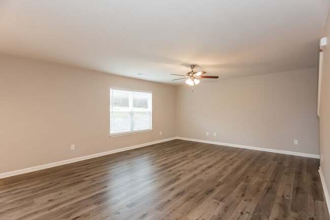 Photo - 9009 Sharpes Cir