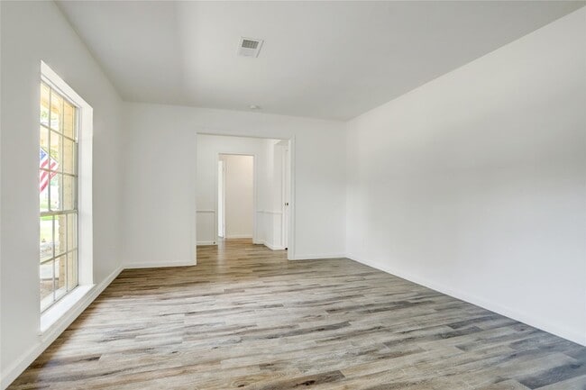 Photo - 14035 Myrtlea Dr