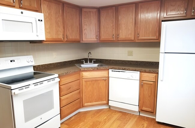 Photo - Big Tree Manor