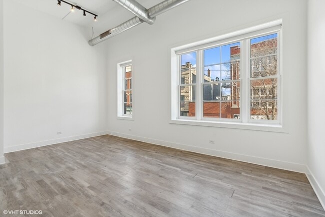 Photo - 1914 N Milwaukee Ave Unit 302L