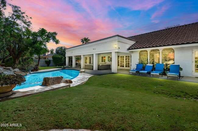Building Photo - 9504 E Sunnyside Dr
