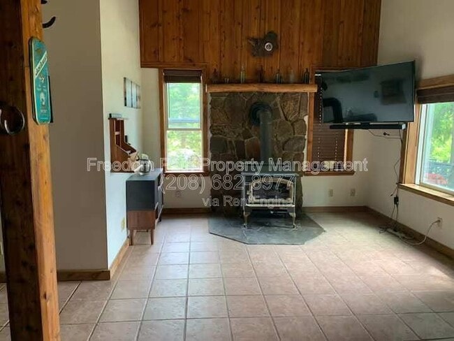 Photo - 298 Woods Rd