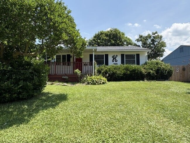 Building Photo - Updated 3-Bedroom Akron Home with Finished Basement & Large Detached Garage