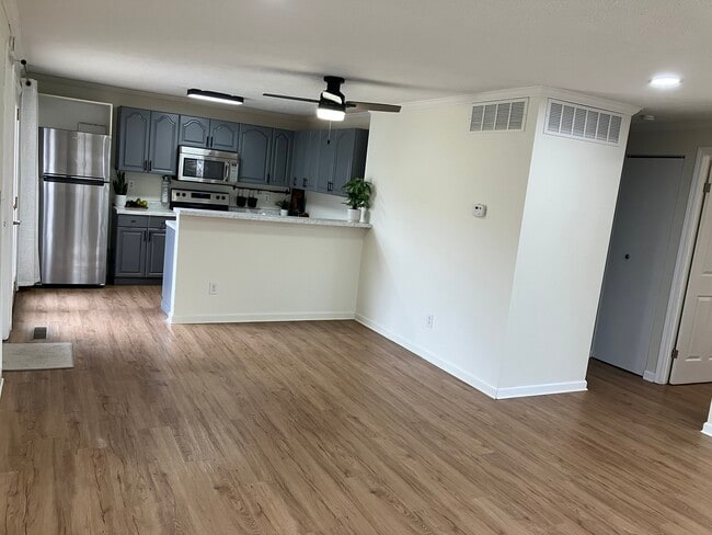 Photo - 7948 Thistlewood Ct