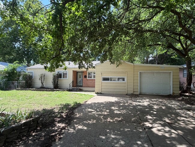 Photo - 716 S McFarland St