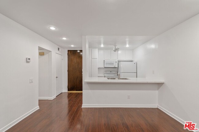 Photo - 532 N Rossmore Ave Condominio Unidad 113