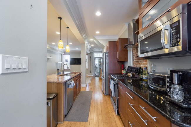 Photo - 503 Columbia Rd NW