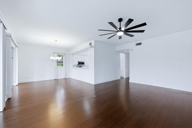 Photo - 658 Vintage Reserve Cir Unit 7B