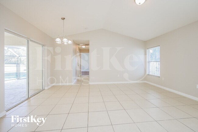 Photo - 3342 Cunliffe Rd