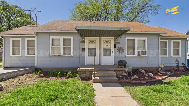 Photo - 413 E 6th St