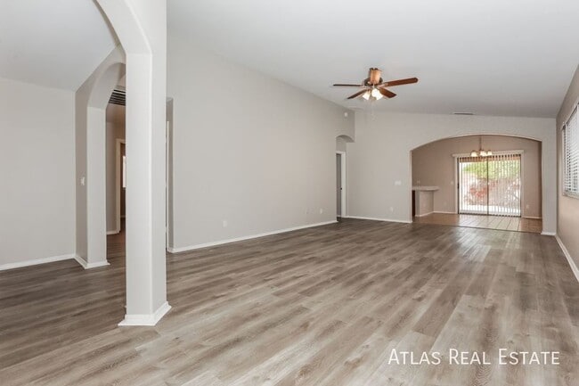 11018 W Mountain View Dr