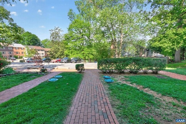 Photo - 7 Georgetown Green