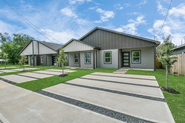 Photo - 9806 Nedwald St