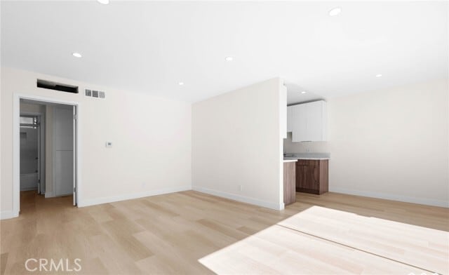 Photo - 7961 Willis Ave Unidad 17