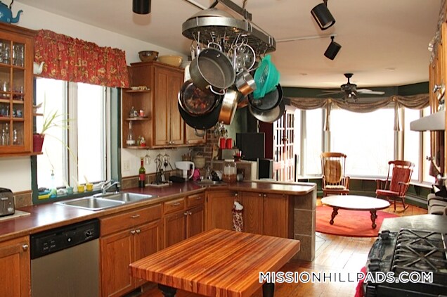 Photo - 53 Lawn St Unidad 2