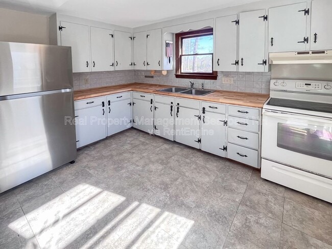 Photo - 241 Mallego Rd