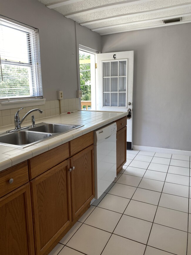 Photo - 147 Riberia St Unit D