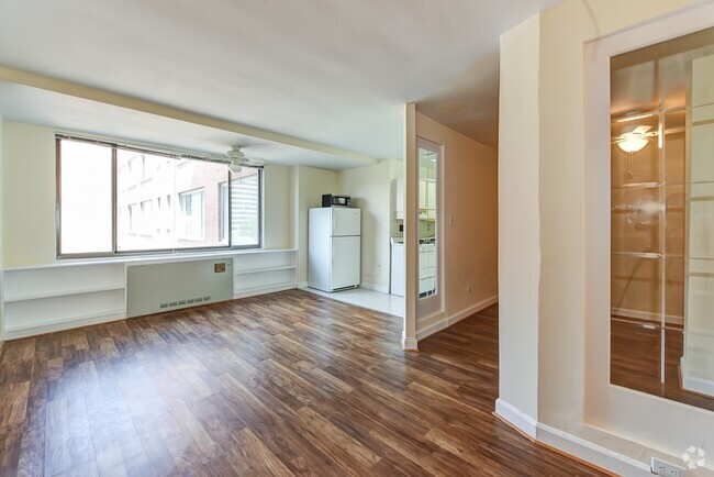 Building Photo - Spacious & Bright Junior One Bedroom at Ri... Rental