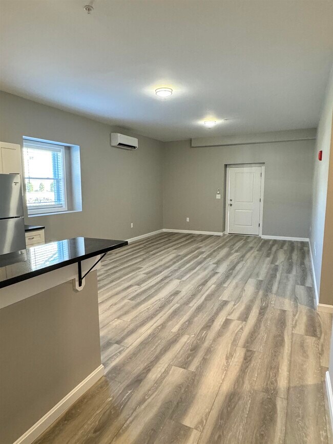 Photo - 45 Monarch Wy Unidad 104