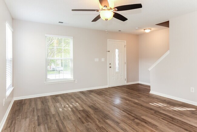 Photo - 5922 Laurenfield Dr