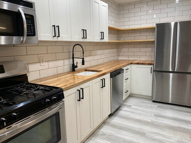 Photo - 423 21st St NE