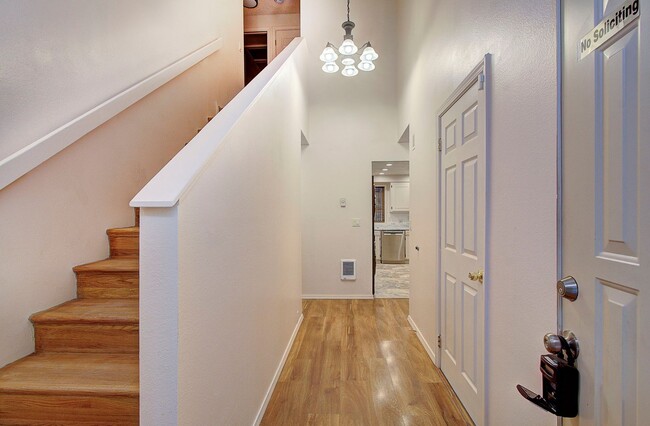 Photo - Bright 3 Bedroom 2 Bath Home in Pinebrook! Stainless Appliance Package