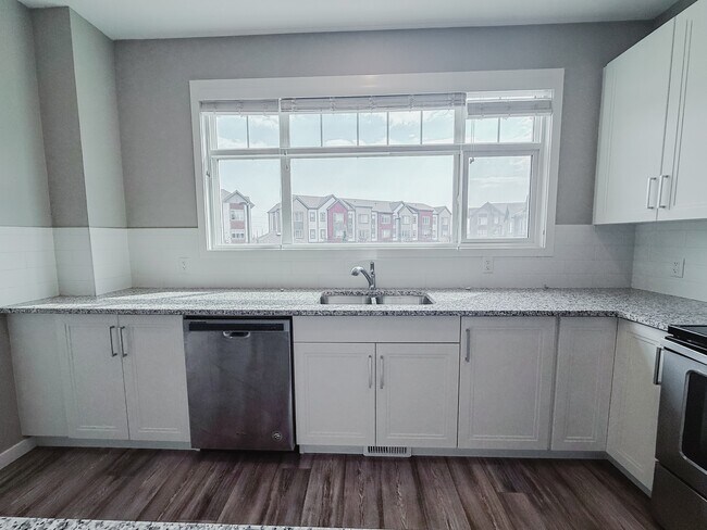 Photo - 129 Copperstone Park SE