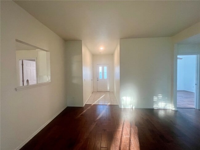 Photo - 531 Walker St