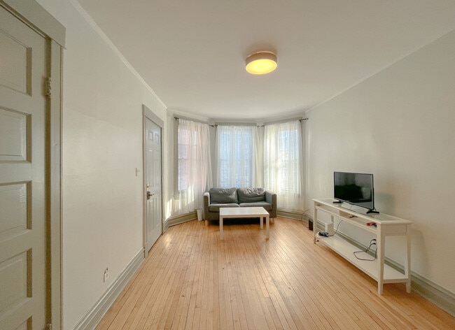 Photo - 2442 N Ashland Ave Unit 1