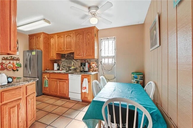 Building Photo - 1000 W MacArthur Blvd