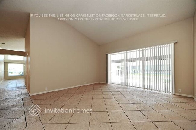 Photo - 437 Waterford Cir E