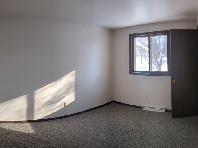 Photo - 110-112 West Grant St