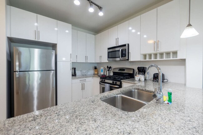 Photo - 81 Tresser Blvd Unit SI FL2-ID1537756P