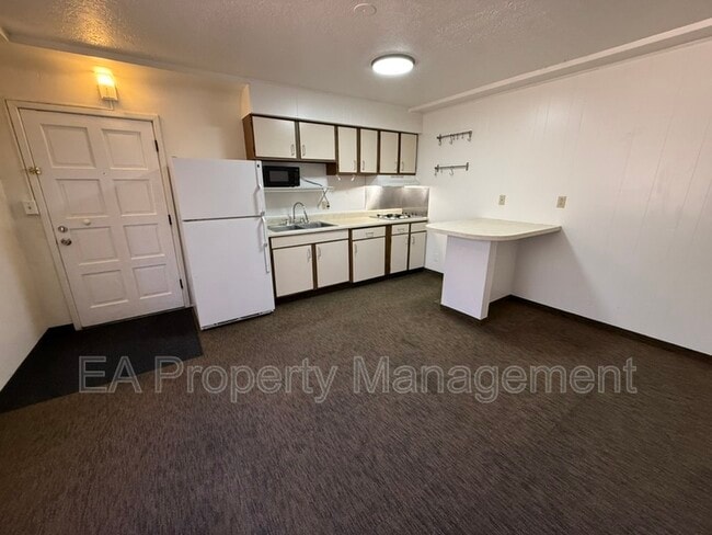 7700 Mcknight Ave NE
