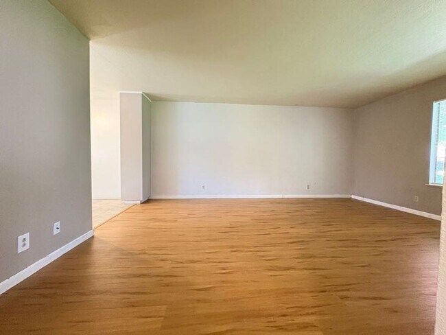 Photo - Cute 2 Bedroom Condo