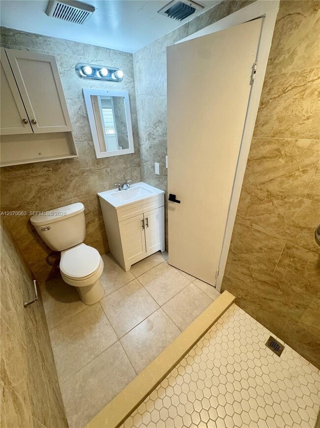 Photo - 2502 Harding St Unit 2