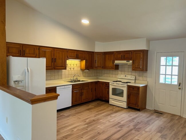Photo - 9192 Winterset Dr