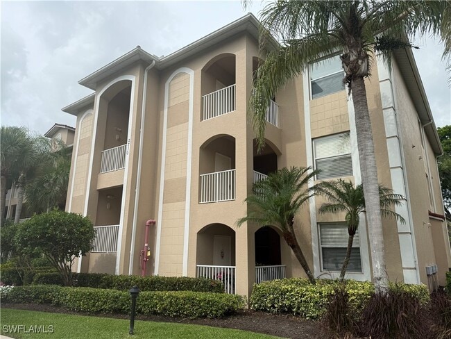 Building Photo - 2700 Cypress Trace Cir Unit 3136