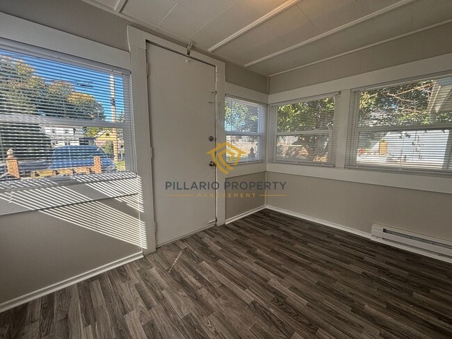 Photo - West Side, Close to the Airport, 1 Bedroom...