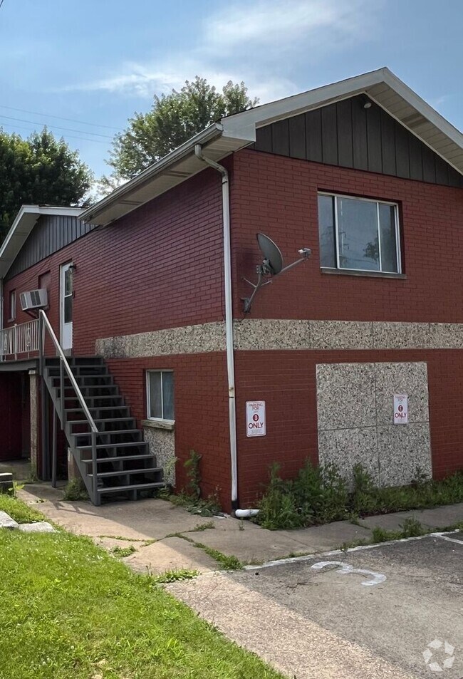 Building Photo - 100 Woodland Rd Unit 3 Rental
