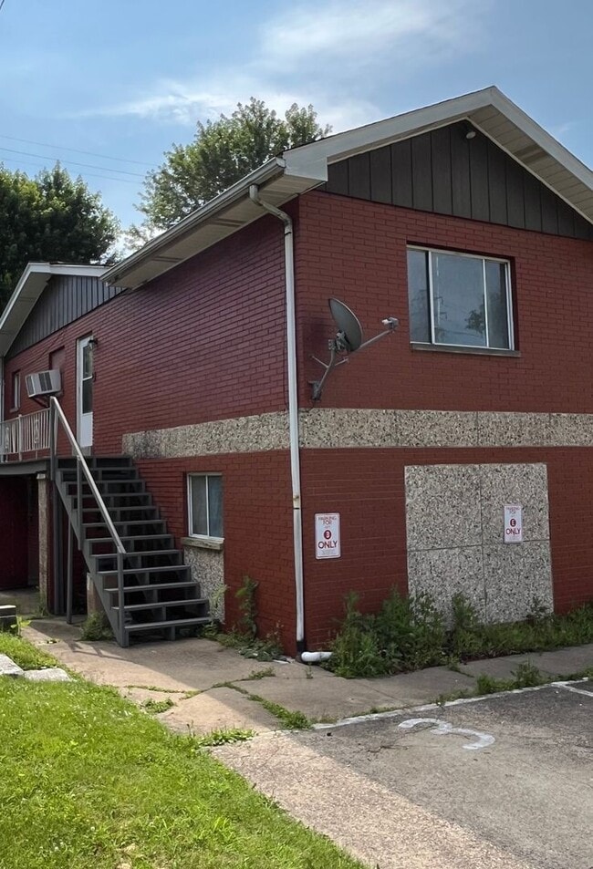 Photo - 100 Woodland Rd Apartment Unit 3